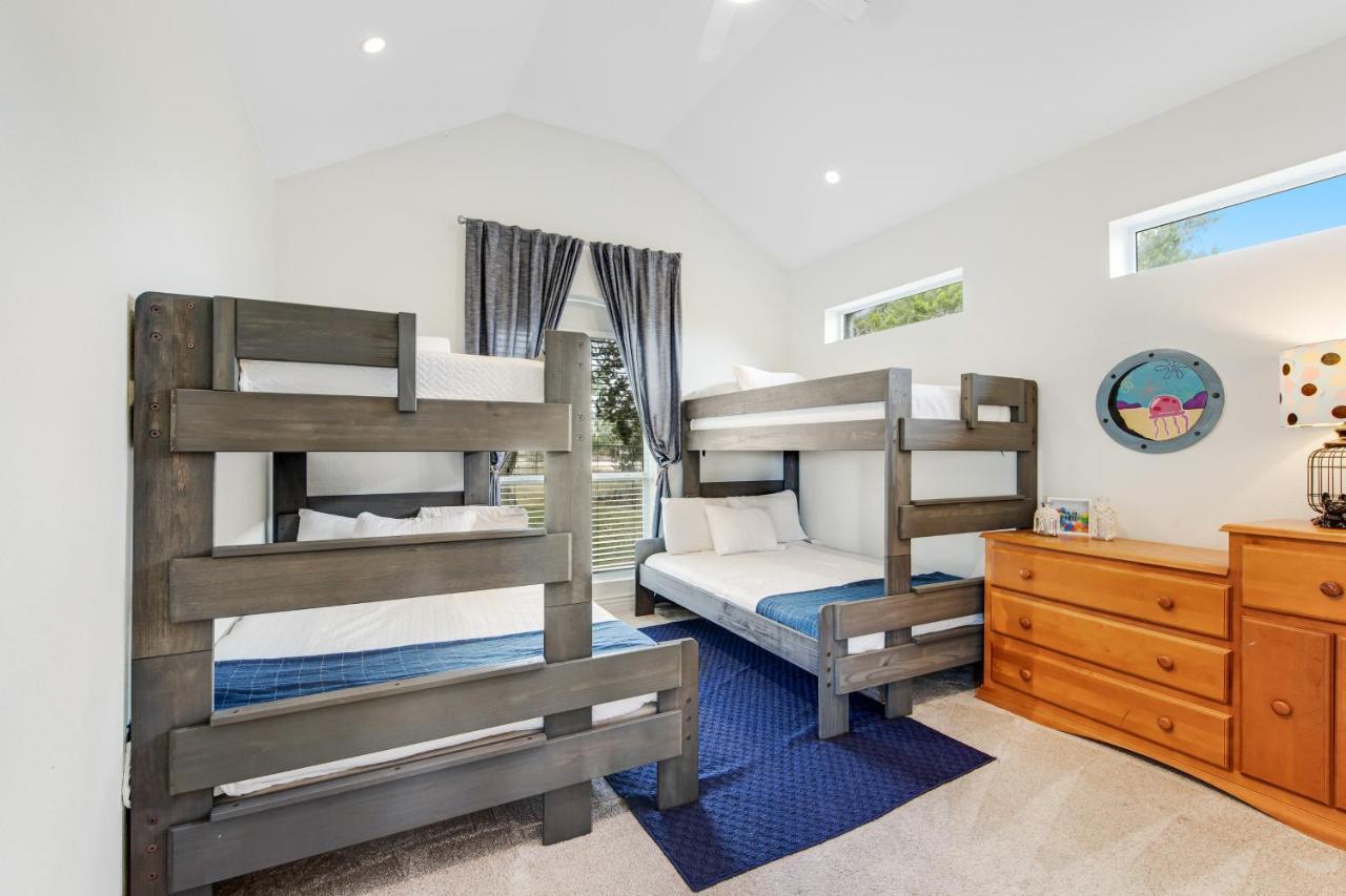 Cliff Side Oasis Villa Spicewood Екстериор снимка